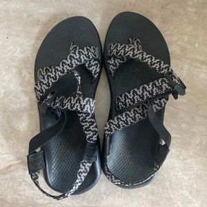 Like NEW Chacos